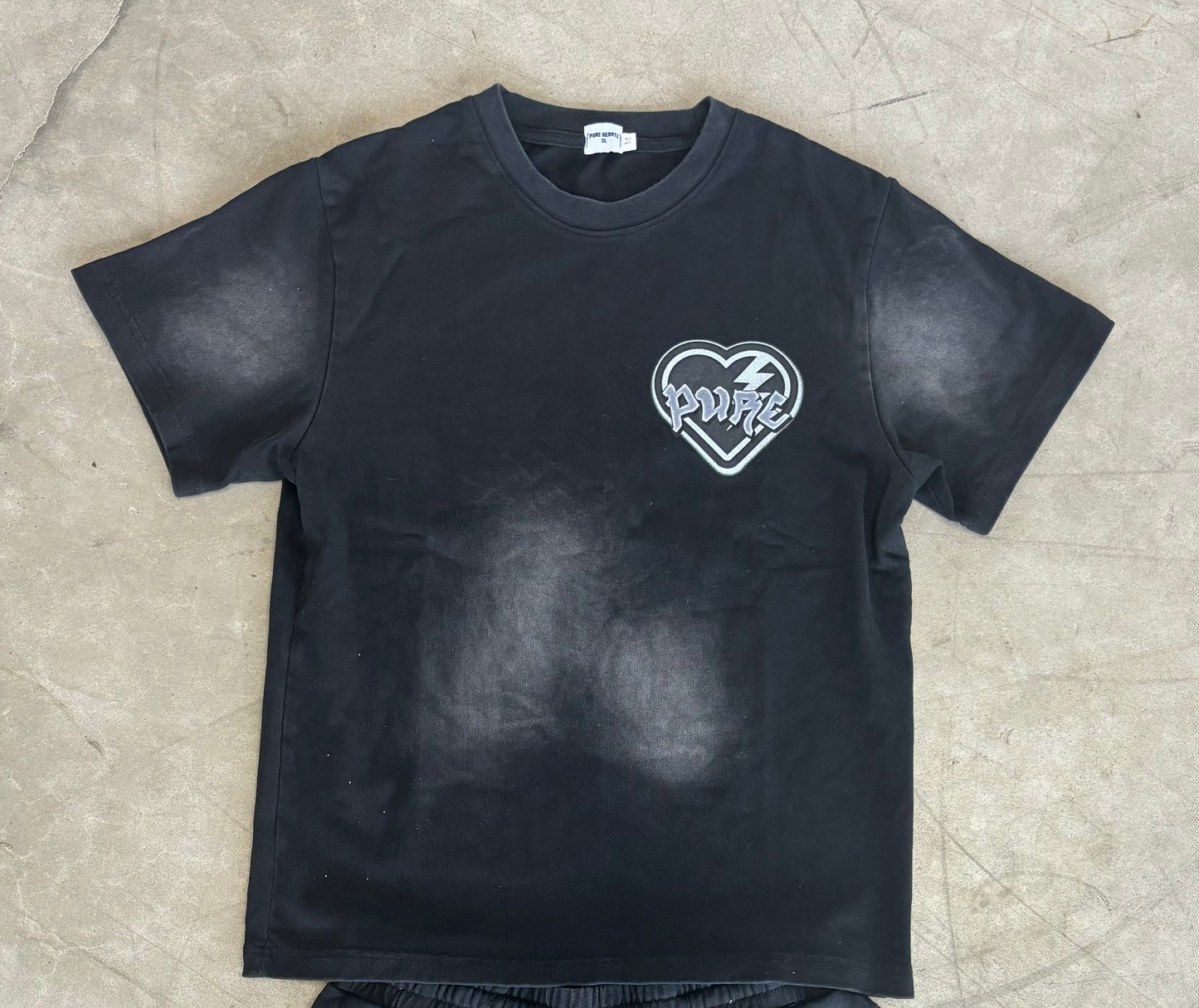 Black “World full of hate” Tee