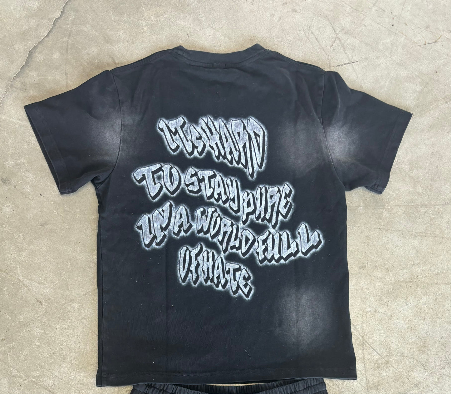 Black “World full of hate” Tee